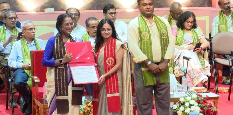 IIT खड़गपुर से हरदोई की बेटी मानसी पाठक को डॉक्टरेट की उपाधि, ग्रामीण वायु प्रदूषण पर देश का पहला बड़ा शोध